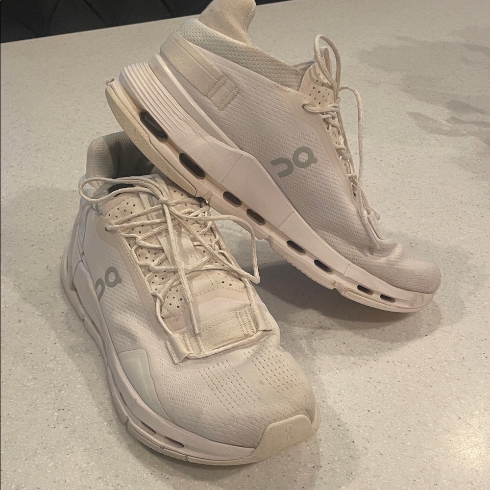 On Women's Cream Athletic Shoes